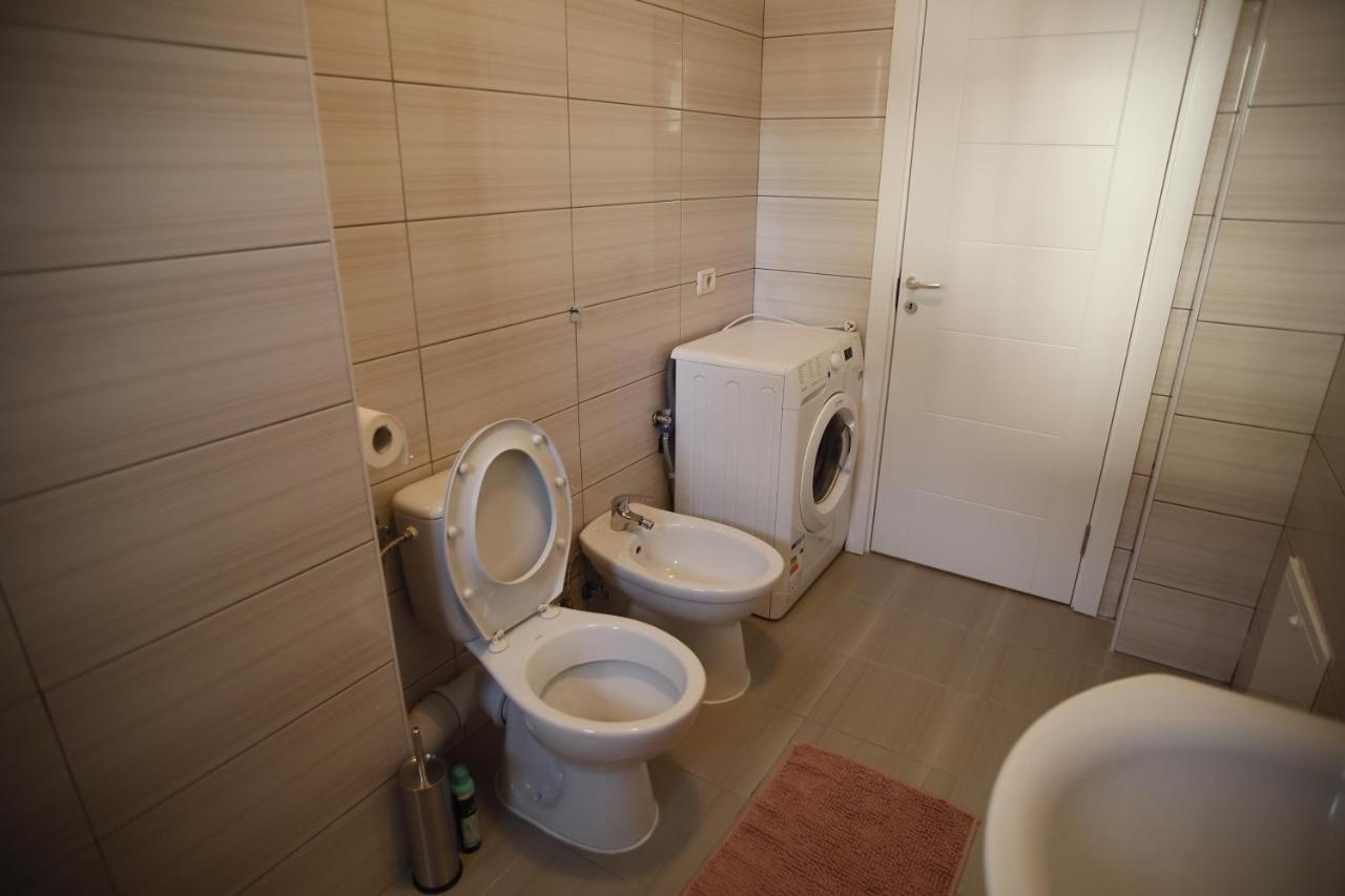 Lar Apartment ฟอคชานิ ภายนอก รูปภาพ