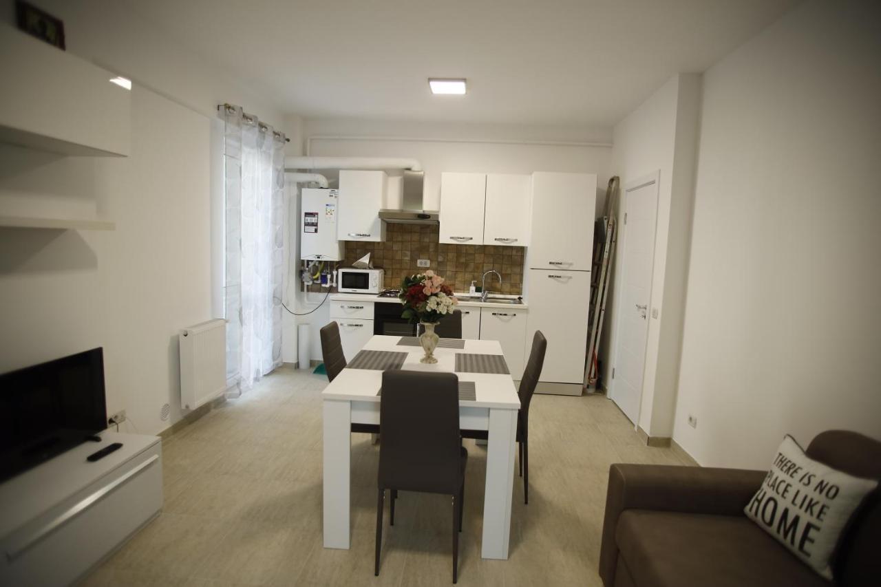 Lar Apartment ฟอคชานิ ภายนอก รูปภาพ